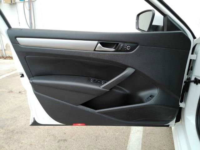 Used 2014 Volkswagen Passat 1.8T Wolfsburg Edition image 10