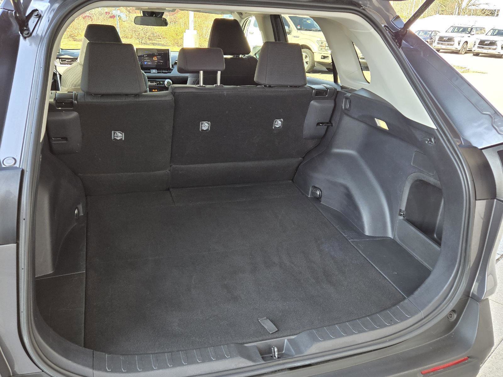 Used 2025 Toyota RAV4 LE AWD/4WD image 18