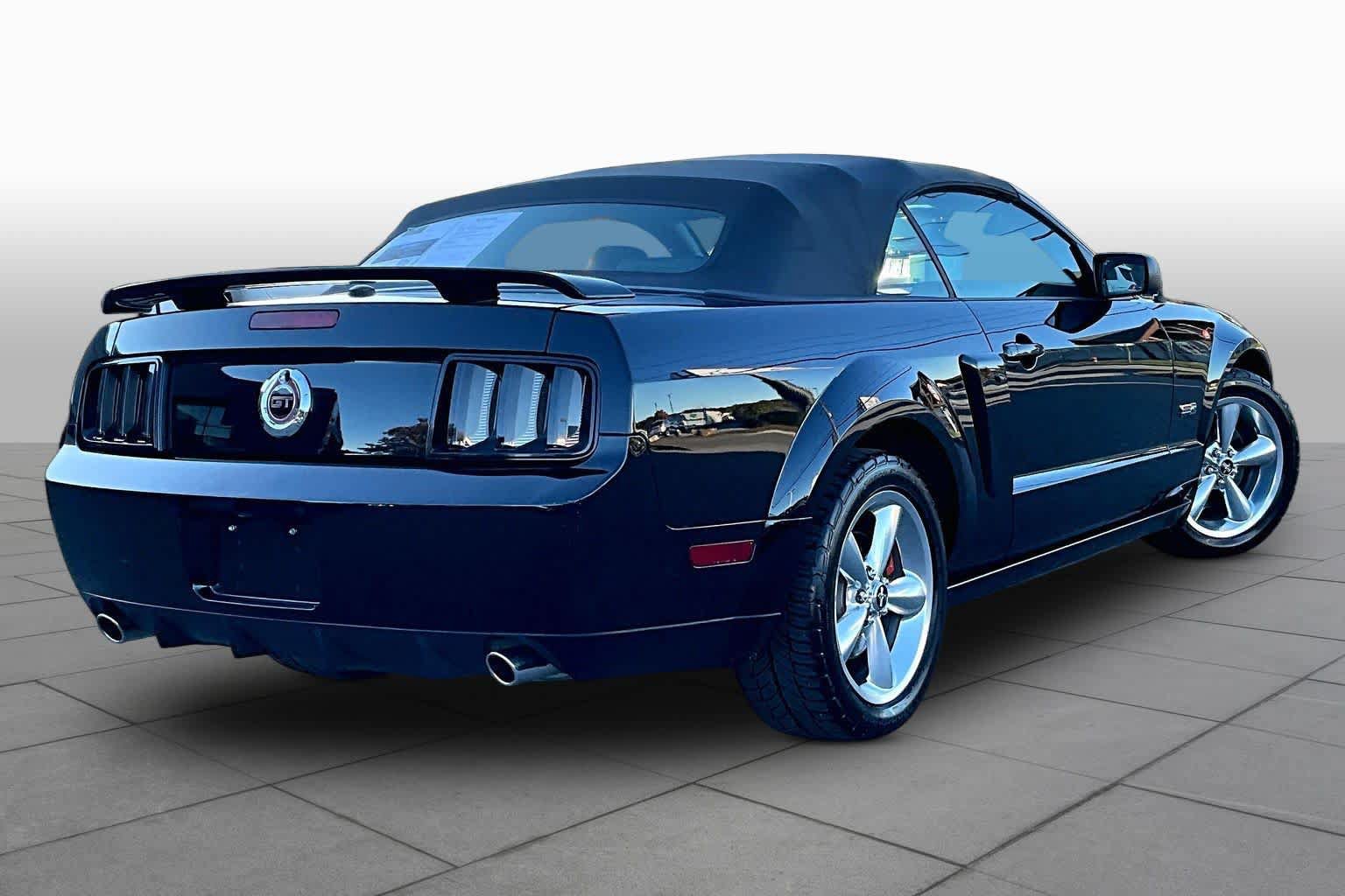 Used 2008 Ford Mustang GT Premium RWD image 11