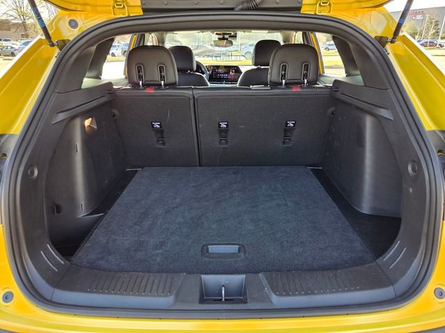 Used 2025 Chevrolet Trax RS w/ Driver Confidence Package image 15