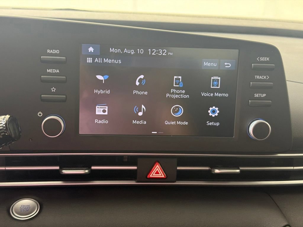 Used 2025 Hyundai Elantra Hybrid FWD image 19