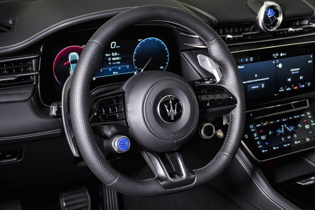 Used 2025 Maserati Grecale Modena image 20