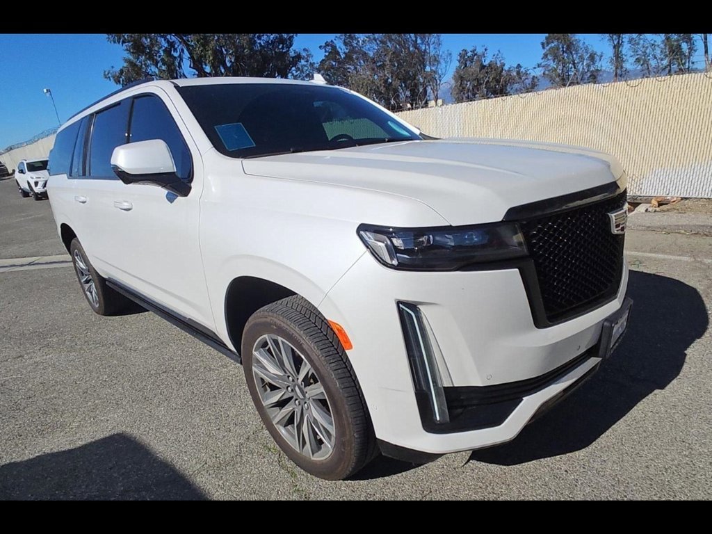 Used 2024 Cadillac Escalade ESV Sport Platinum w/ Heavy-Duty Trailer Package image 7