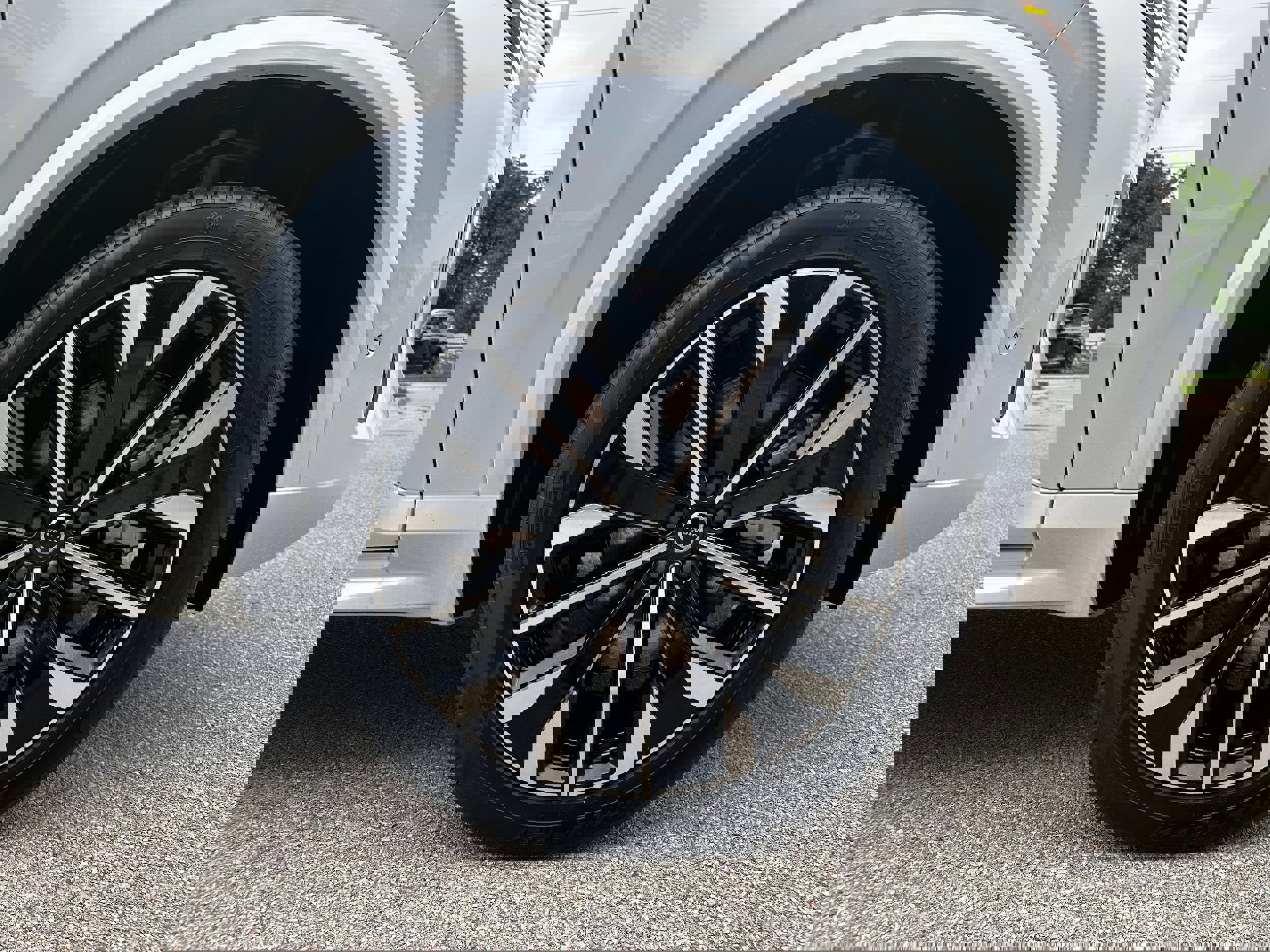 New 2025 Volvo XC90 T8 Plus w/ Protection Package Premier image 7