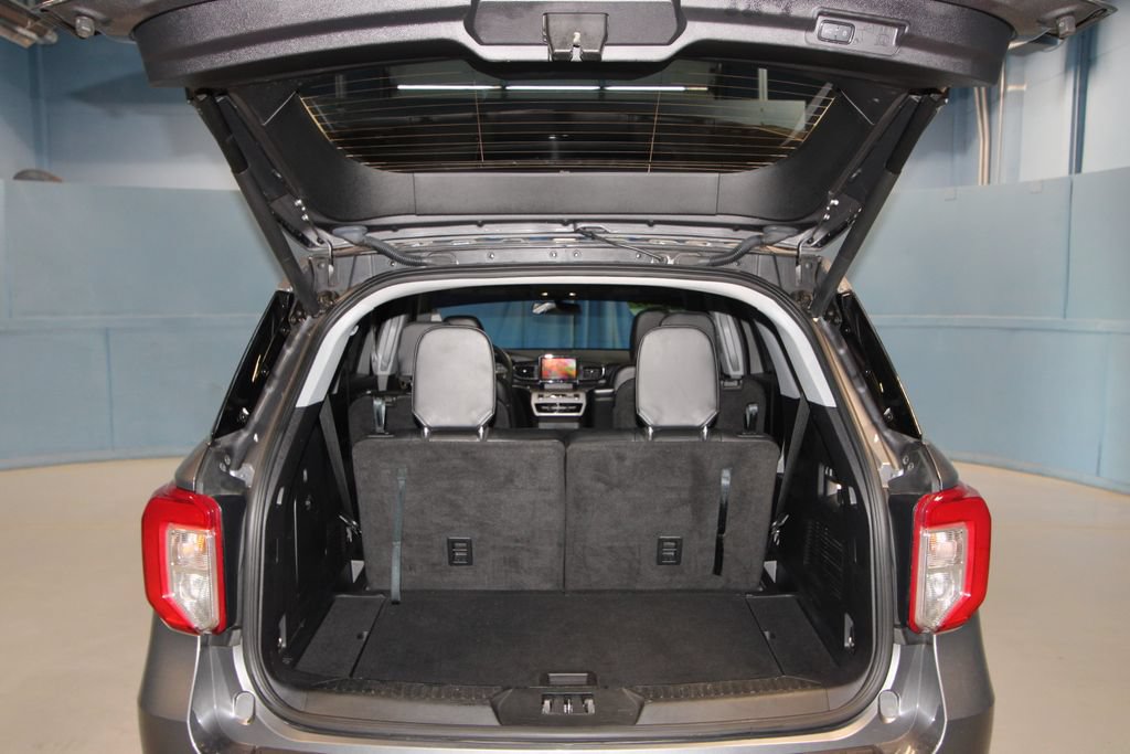 Used 2022 Ford Explorer XLT w/ Equipment Group 202A RWD image 39