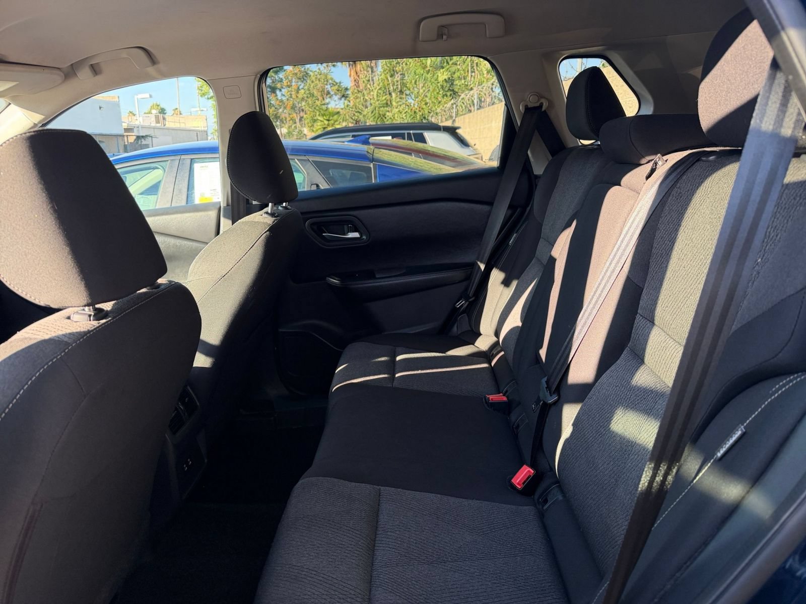 Used 2025 Nissan Rogue SV FWD image 28