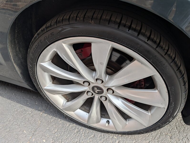 Used 2012 Tesla Model S Signature Performance RWD image 31