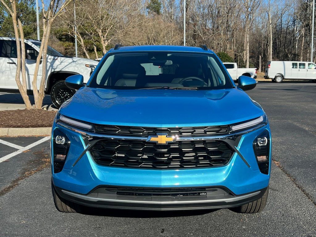 New 2026 Chevrolet Trax LT w/ Driver Confidence Package FWD image 3