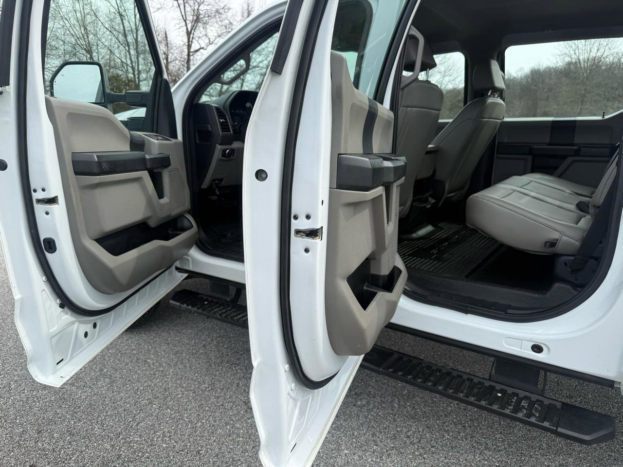 Used 2022 Ford F250 XL w/ Power Equipment Group image 13