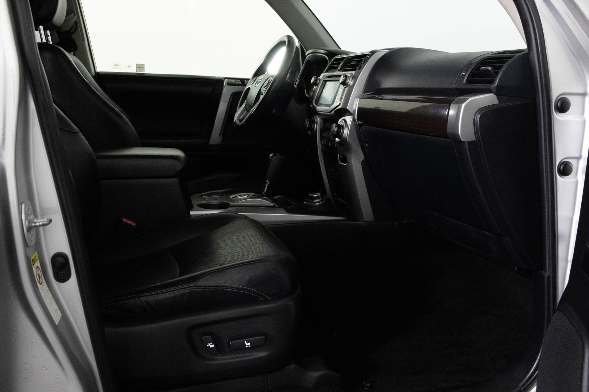 Used 2014 Toyota 4Runner Limited image 39