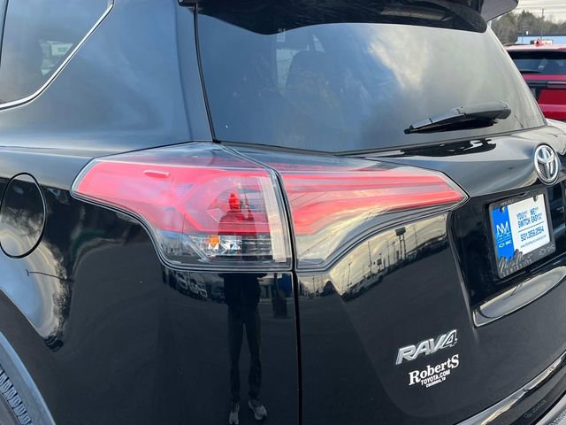 Used 2018 Toyota RAV4 LE image 13