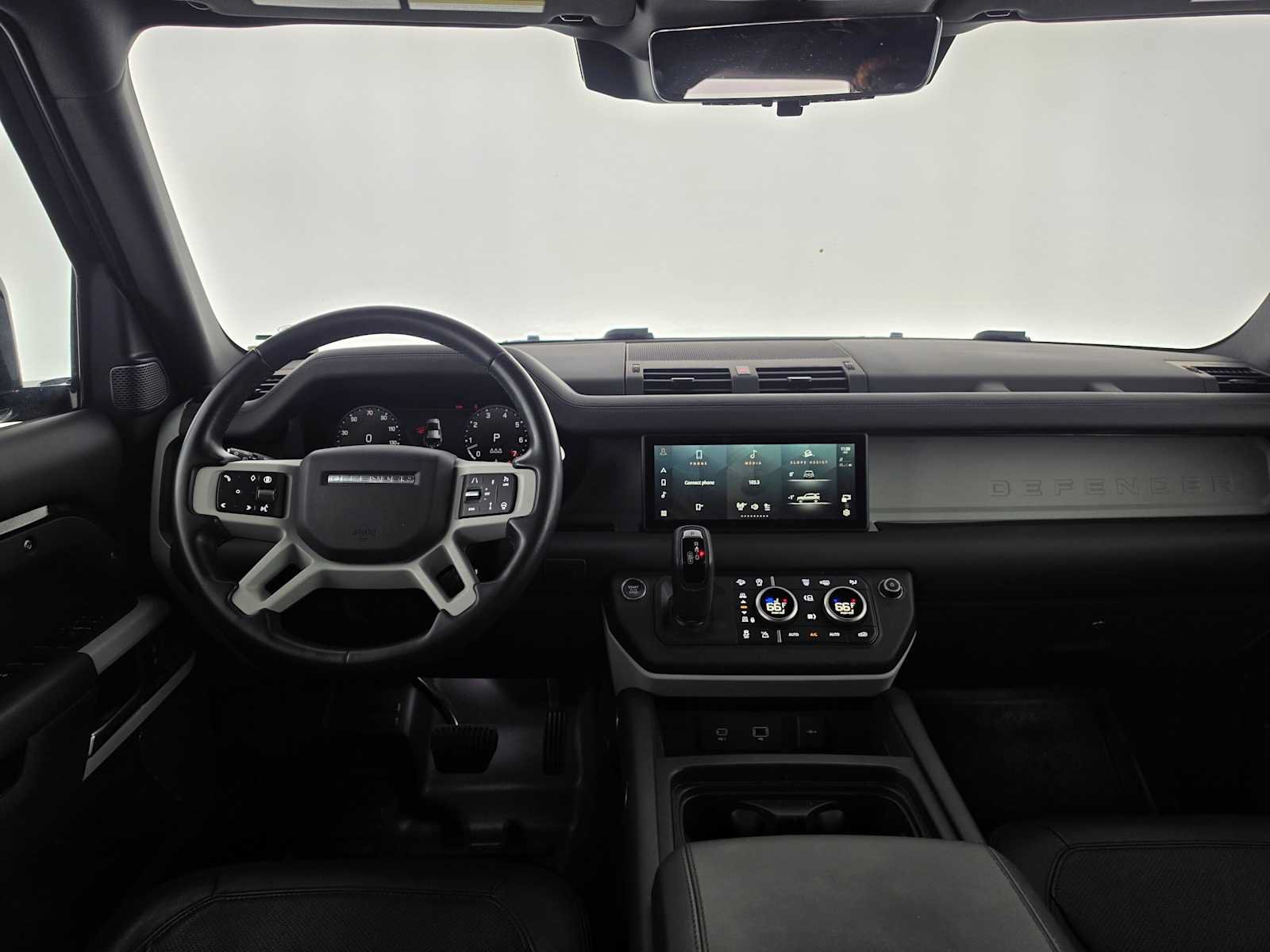 Used 2024 Land Rover Defender 110 SE AWD/4WD image 18