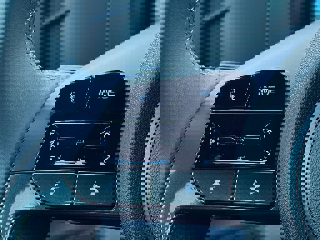 New 2025 Hyundai Elantra Sport image 13