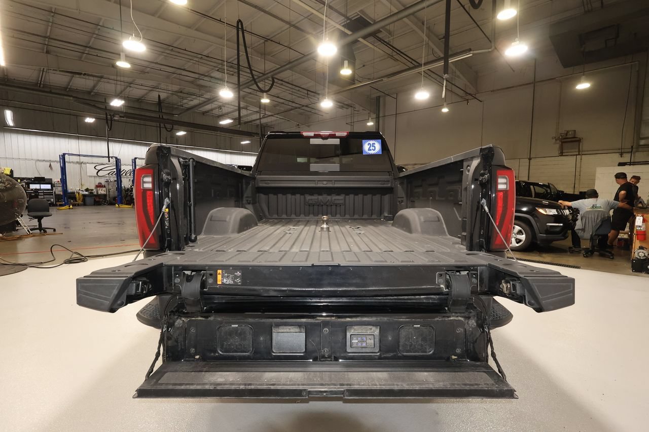 Used 2025 GMC Sierra 3500 Denali Ultimate AWD/4WD image 26
