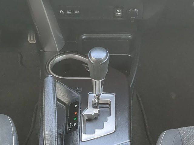 Used 2016 Toyota RAV4 XLE AWD/4WD image 18