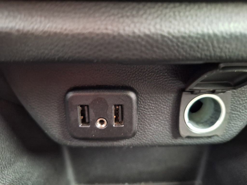 Used 2023 Chevrolet Traverse LT image 16