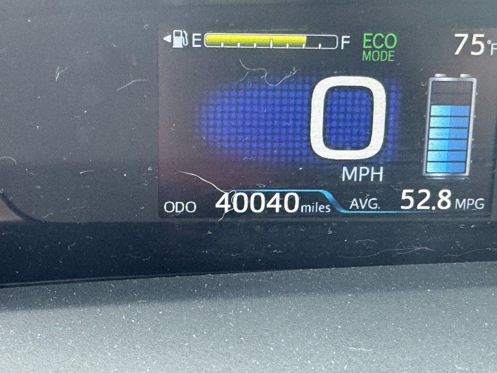 Used 2022 Toyota Prius LE image 18