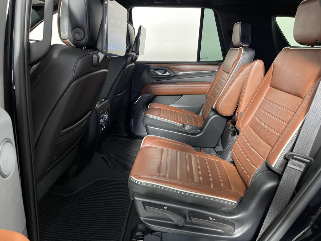 Used 2023 GMC Yukon Denali Ultimate AWD/4WD image 13