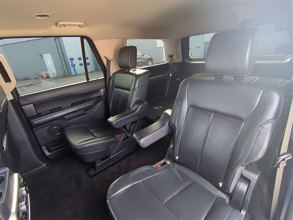 Used 2022 Ford Expedition XLT image 23