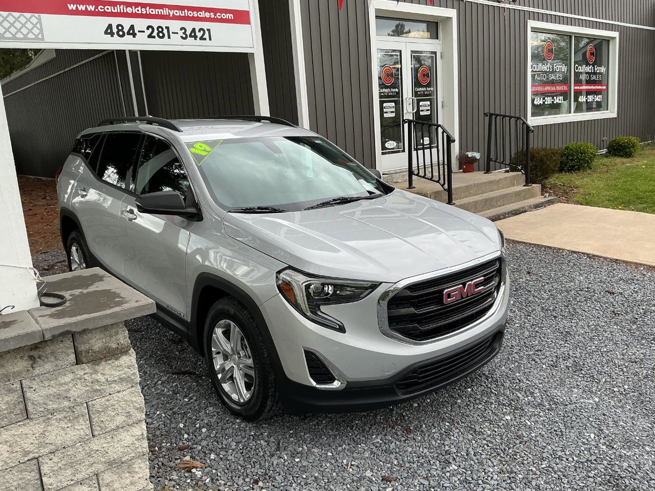 Used 2019 GMC Terrain SLE w/ Driver Convenience Package FWD image 7
