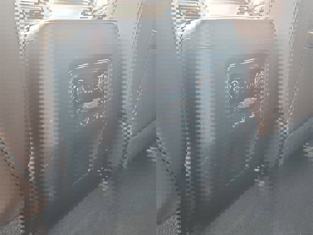 Certified 2021 Chevrolet Suburban High Country w/ Premium Package image 22