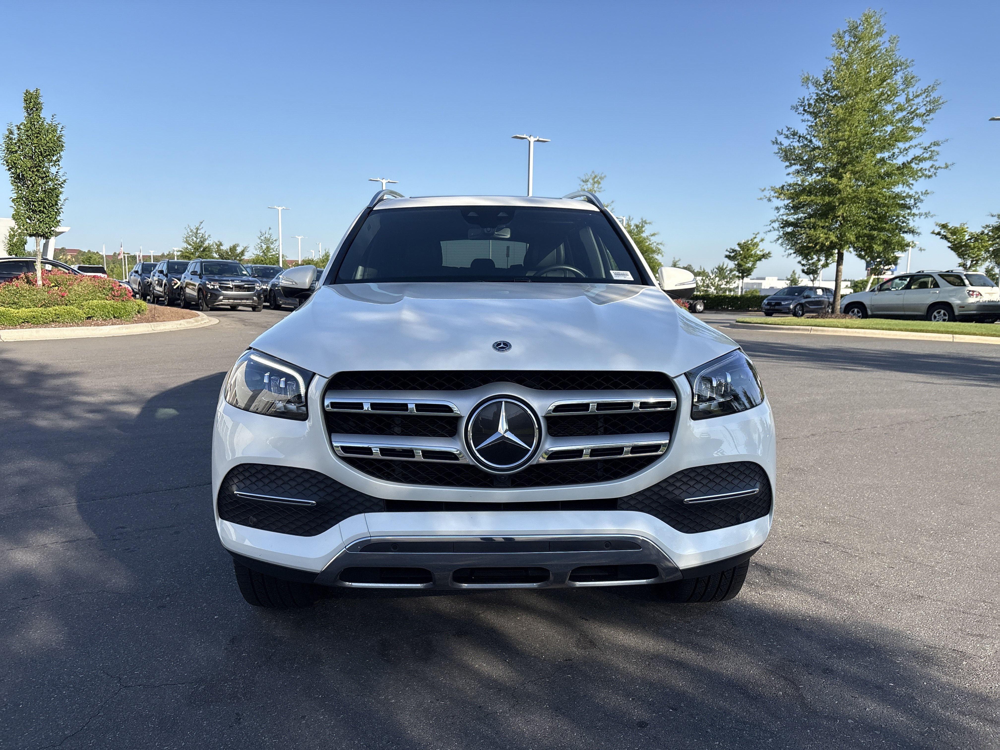 Used 2022 Mercedes-Benz GLS 450 4MATIC image 3
