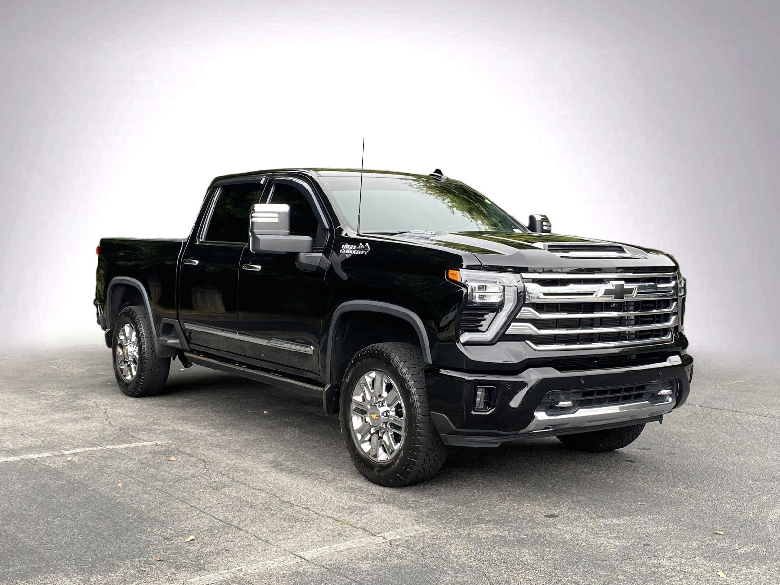 Used 2024 Chevrolet Silverado 2500 High Country w/ High Country Premium Package AWD/4WD video 2