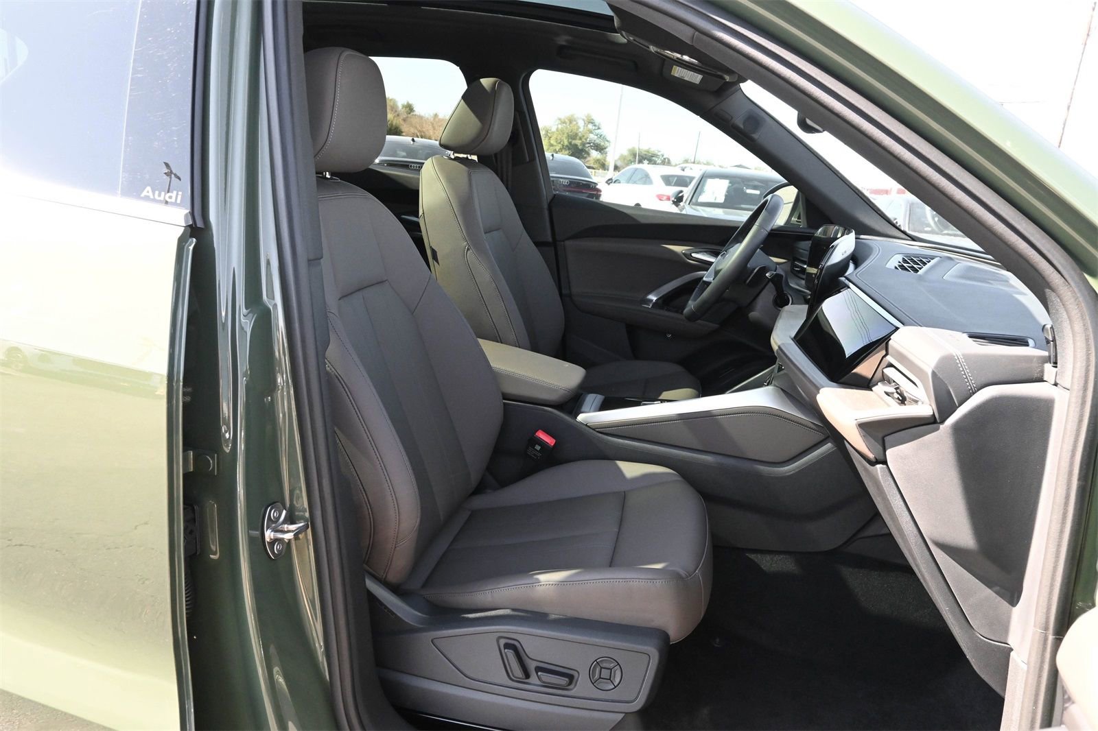 Used 2025 Audi Q5 Premium Plus w/ Premium Plus image 22