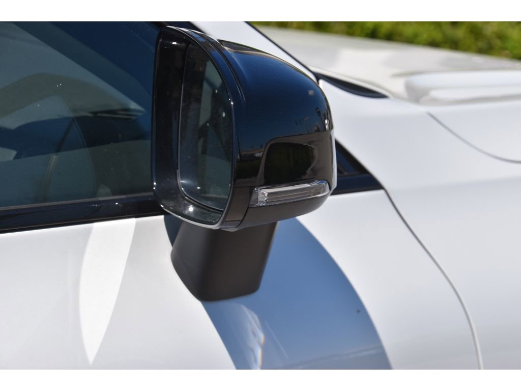 Certified 2025 Volvo XC60 B5 Plus w/ Protection Package Premier image 31