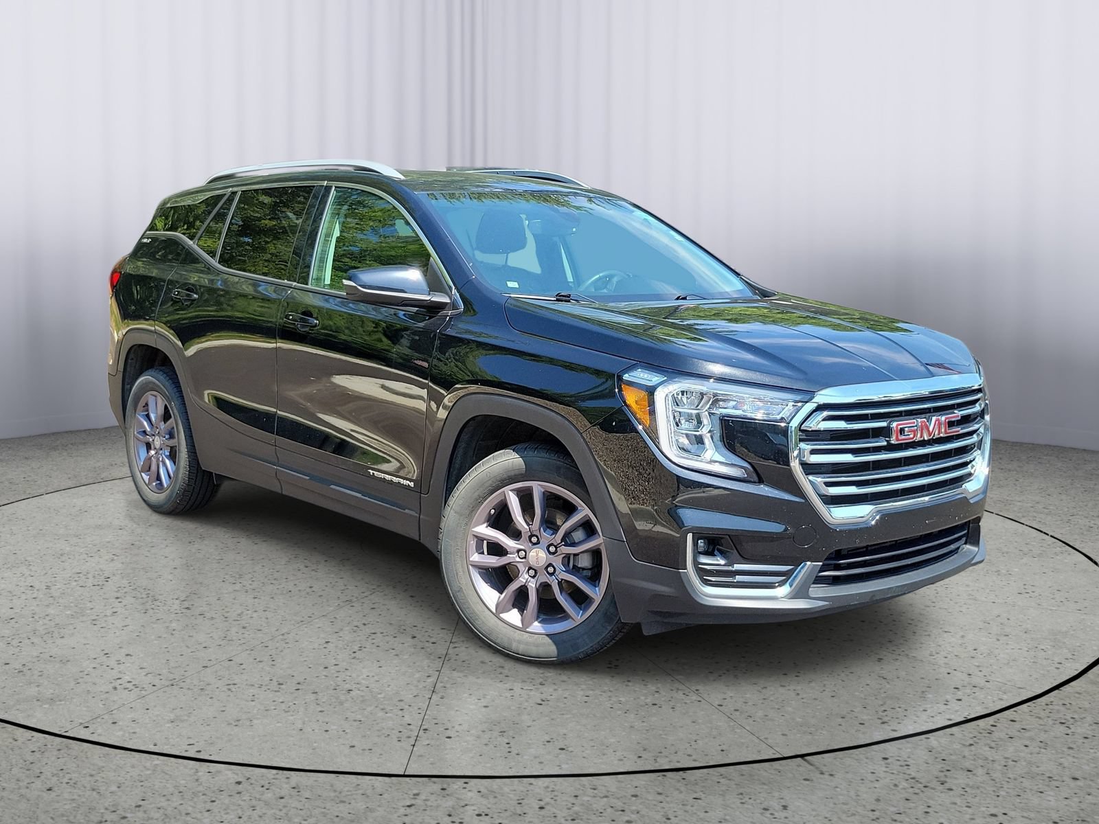 Used 2023 GMC Terrain SLT w/ LPO, Floor Liner Package AWD/4WD image 1