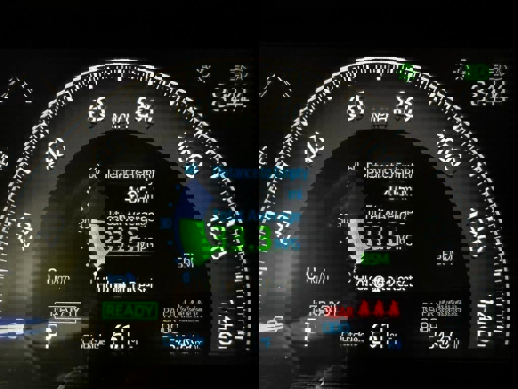 Used 2025 Toyota RAV4 XSE w/ Weather Package image 24