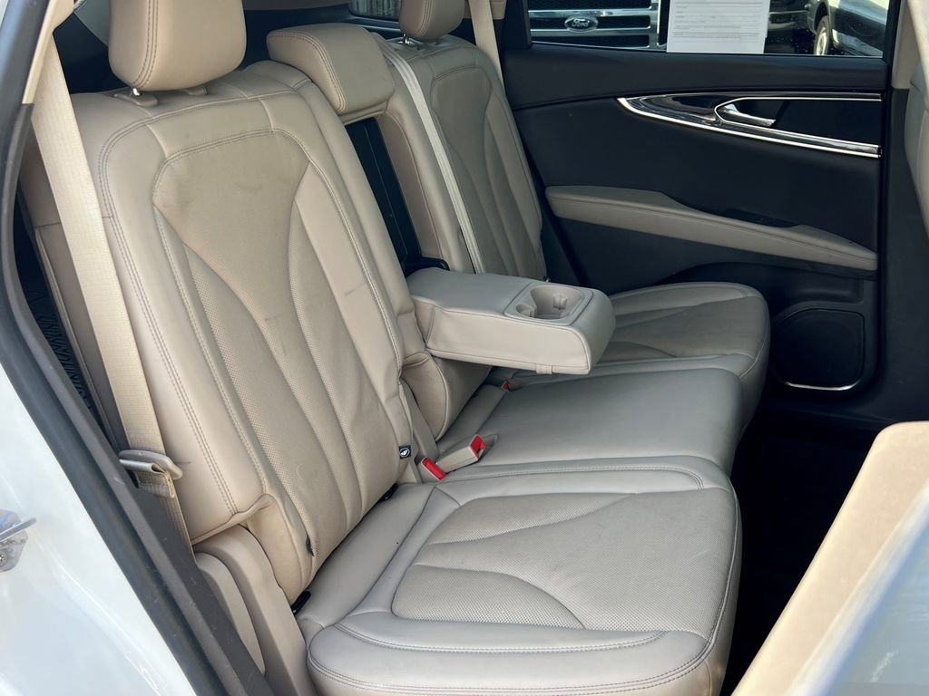 Certified 2023 Lincoln Nautilus Reserve image 17