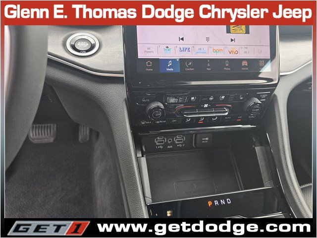 Certified 2023 Jeep Grand Cherokee Limited w/ Luxury Tech Group II RWD image 18