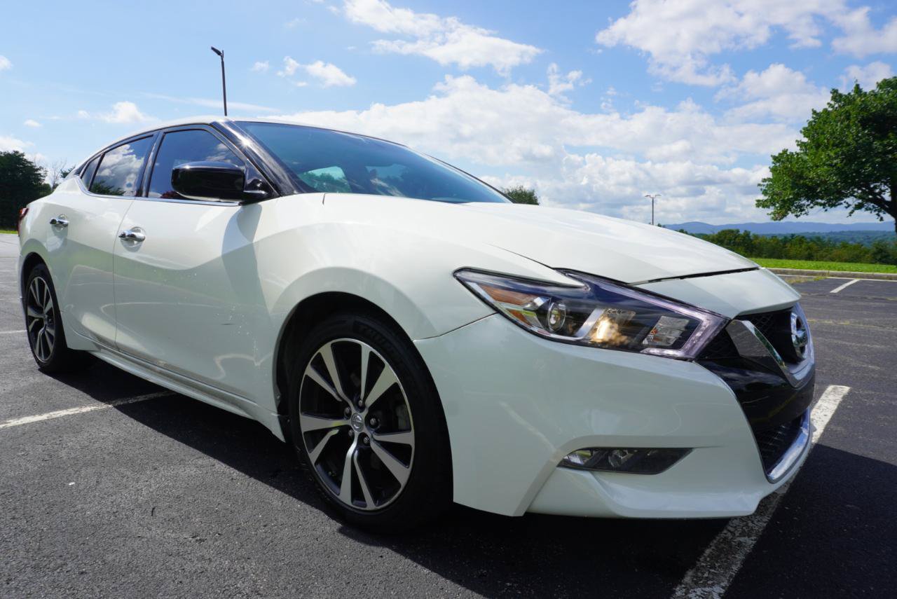 Used 2017 Nissan Maxima 3.5 S w/ Interior Lighting Package FWD image 3