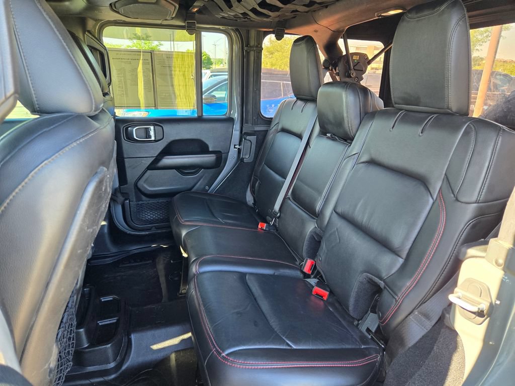 Used 2018 Jeep Wrangler Unlimited Rubicon w/ Dual Top Group AWD/4WD image 26