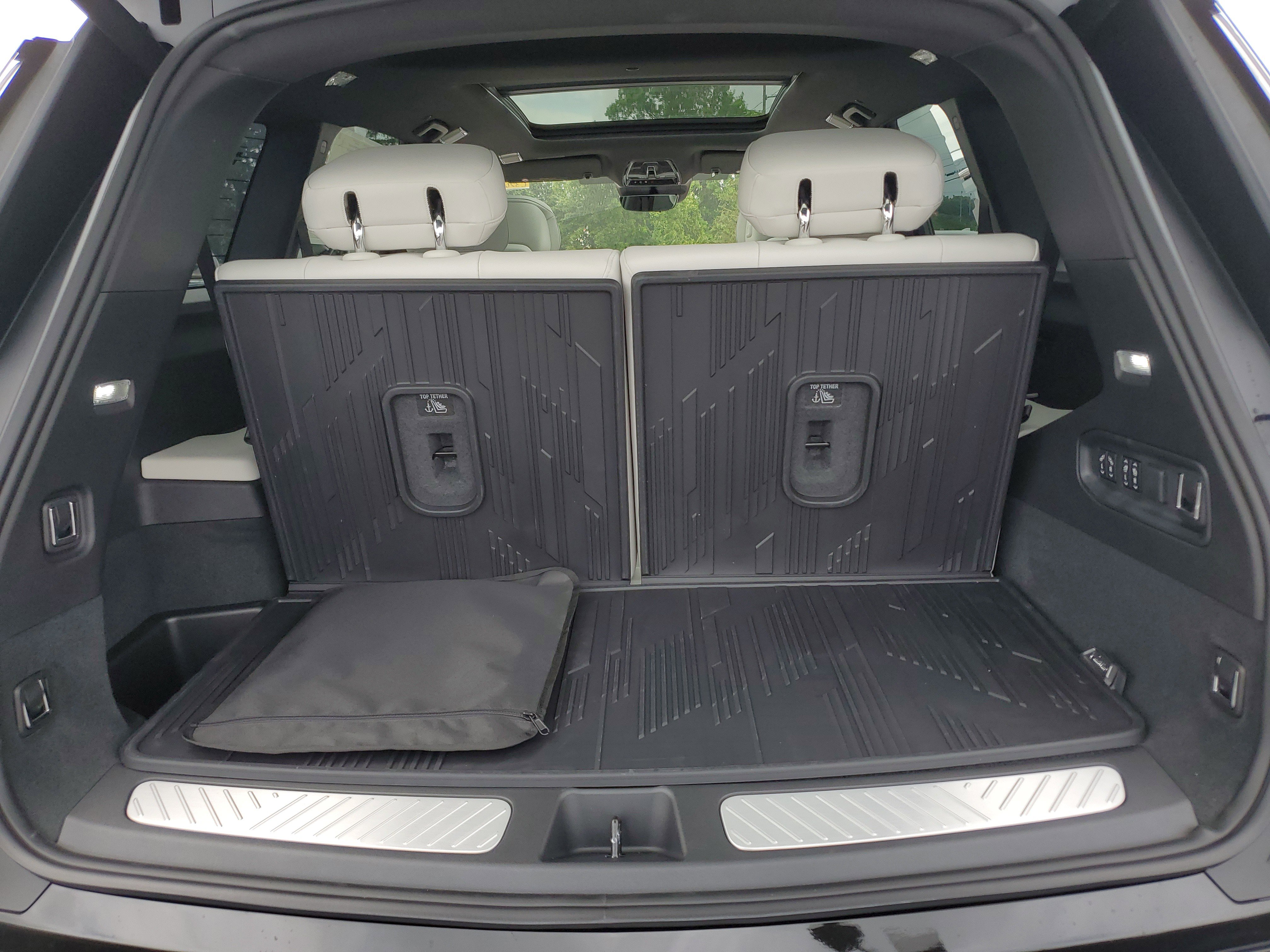 New 2026 Cadillac Vistiq Sport w/ LPO, Floor Liner Package image 6