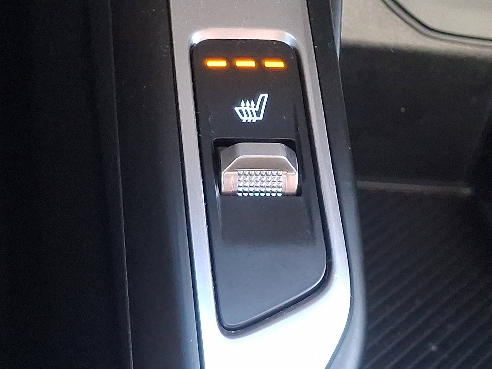 Certified 2025 Kia Sorento S image 25