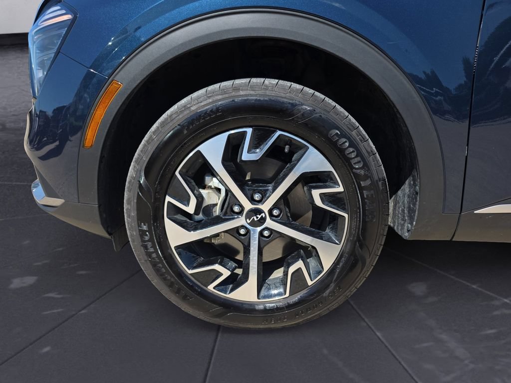 Used 2025 Kia Sportage EX AWD/4WD image 14