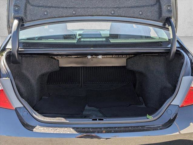 Used 2015 Toyota Camry LE FWD image 6