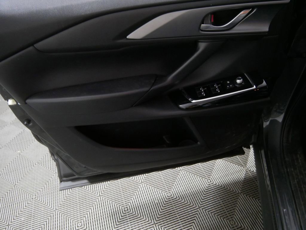 Used 2023 MAZDA CX-9 Touring Plus AWD/4WD image 18