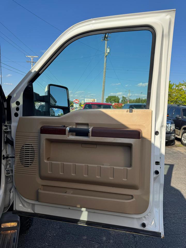 Used 2014 Ford F350 King Ranch w/ Snow Plow Prep Package AWD/4WD image 19