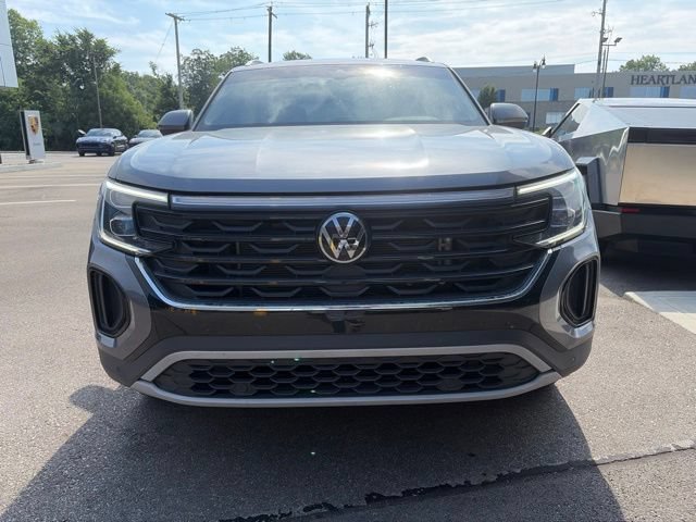 Certified 2024 Volkswagen Atlas Cross Sport SE AWD/4WD image 5