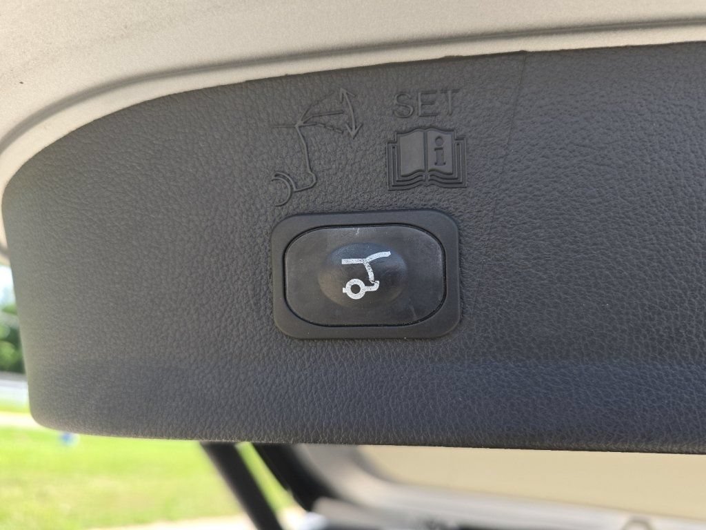Used 2015 Ford Escape Titanium AWD/4WD image 19
