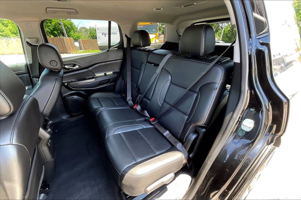 Used 2023 GMC Acadia SLT AWD/4WD image 27