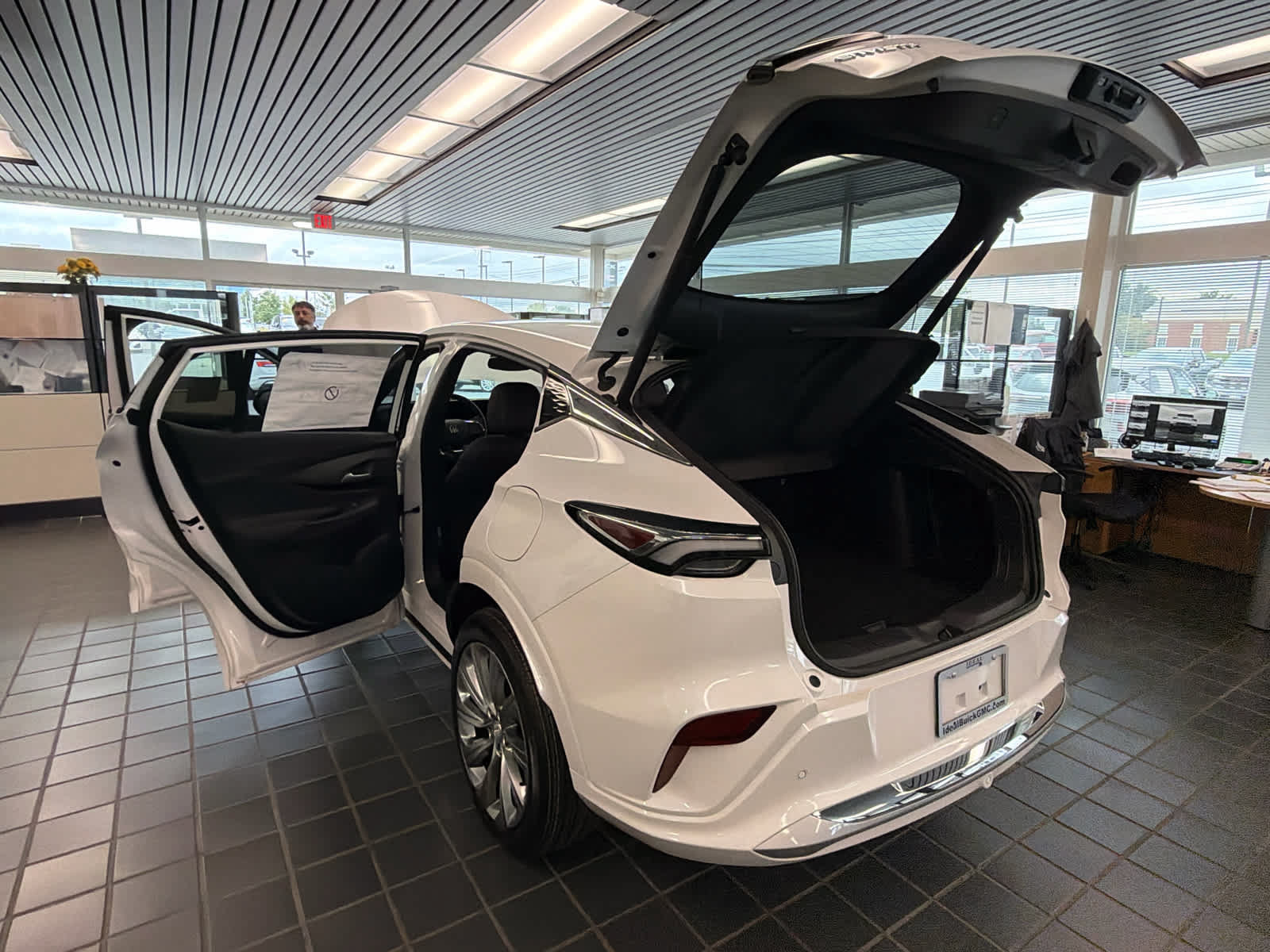 New 2026 Buick Envista Avenir FWD image 22