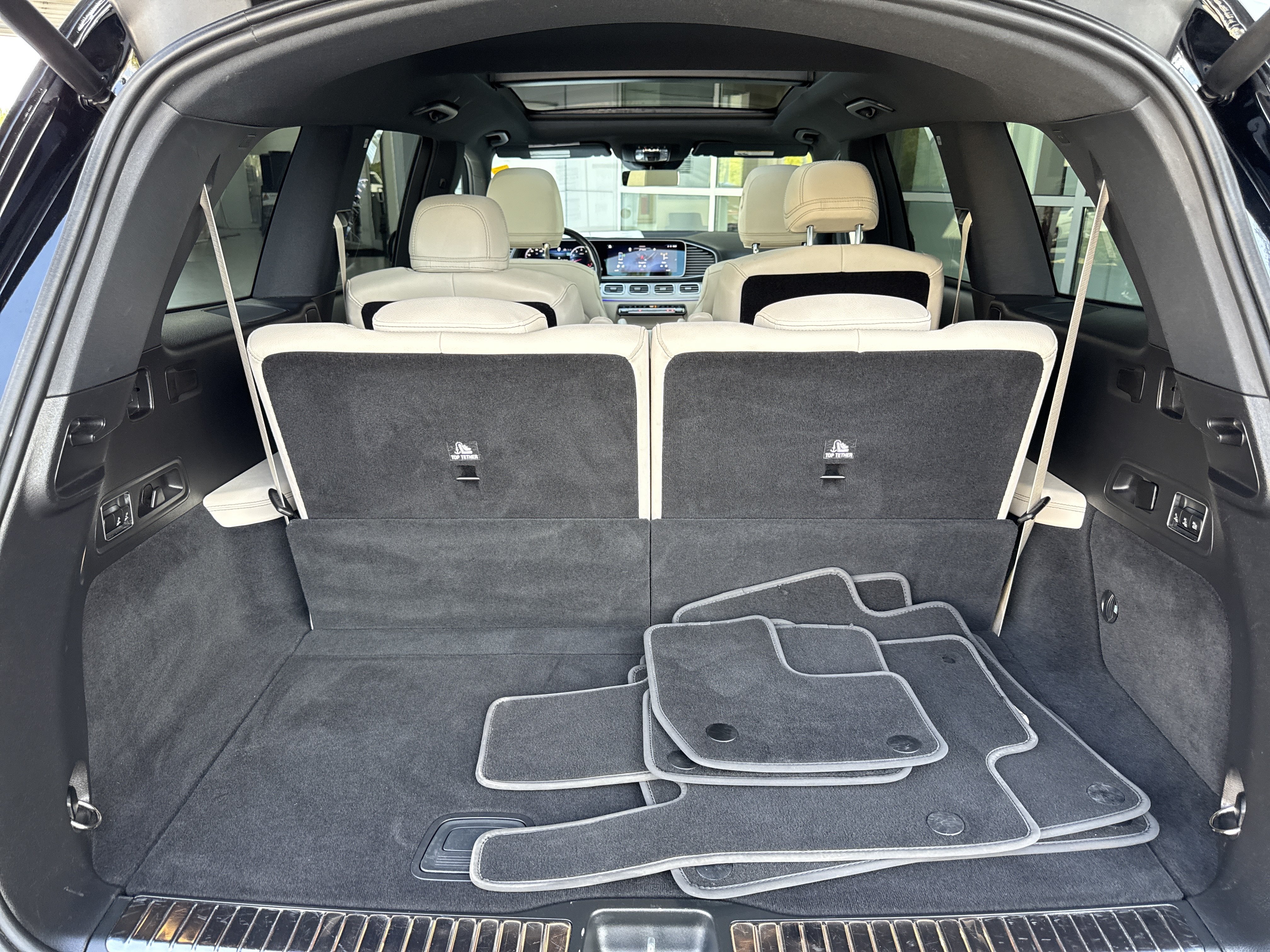 Used 2025 Mercedes-Benz GLS 450 4MATIC image 11
