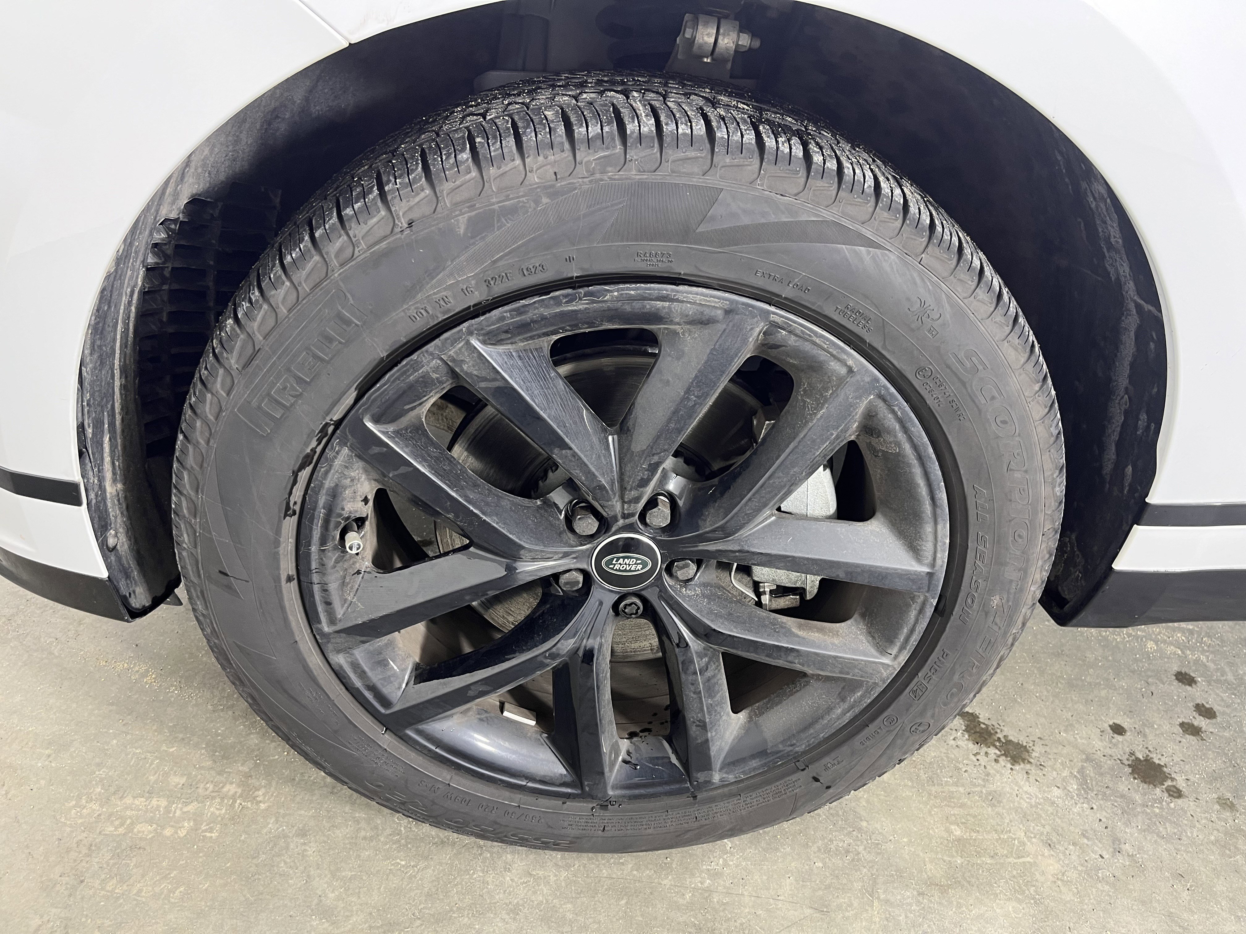 Used 2024 Land Rover Range Rover Velar Dynamic SE image 25