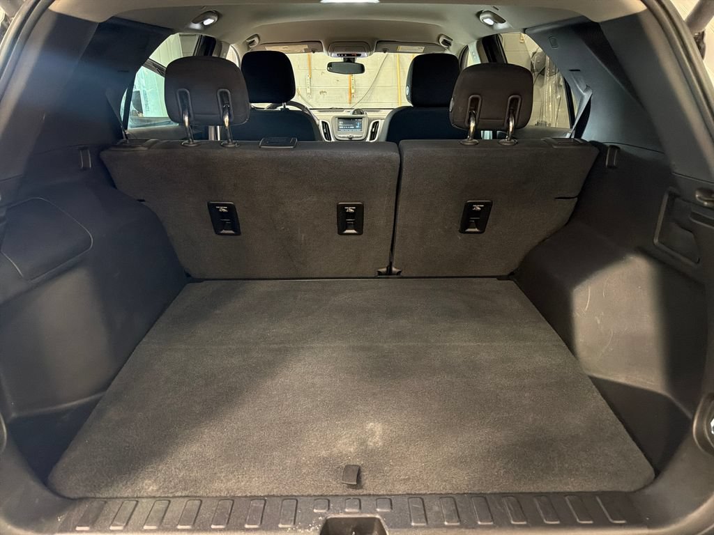 Used 2018 Chevrolet Equinox LT AWD/4WD image 16