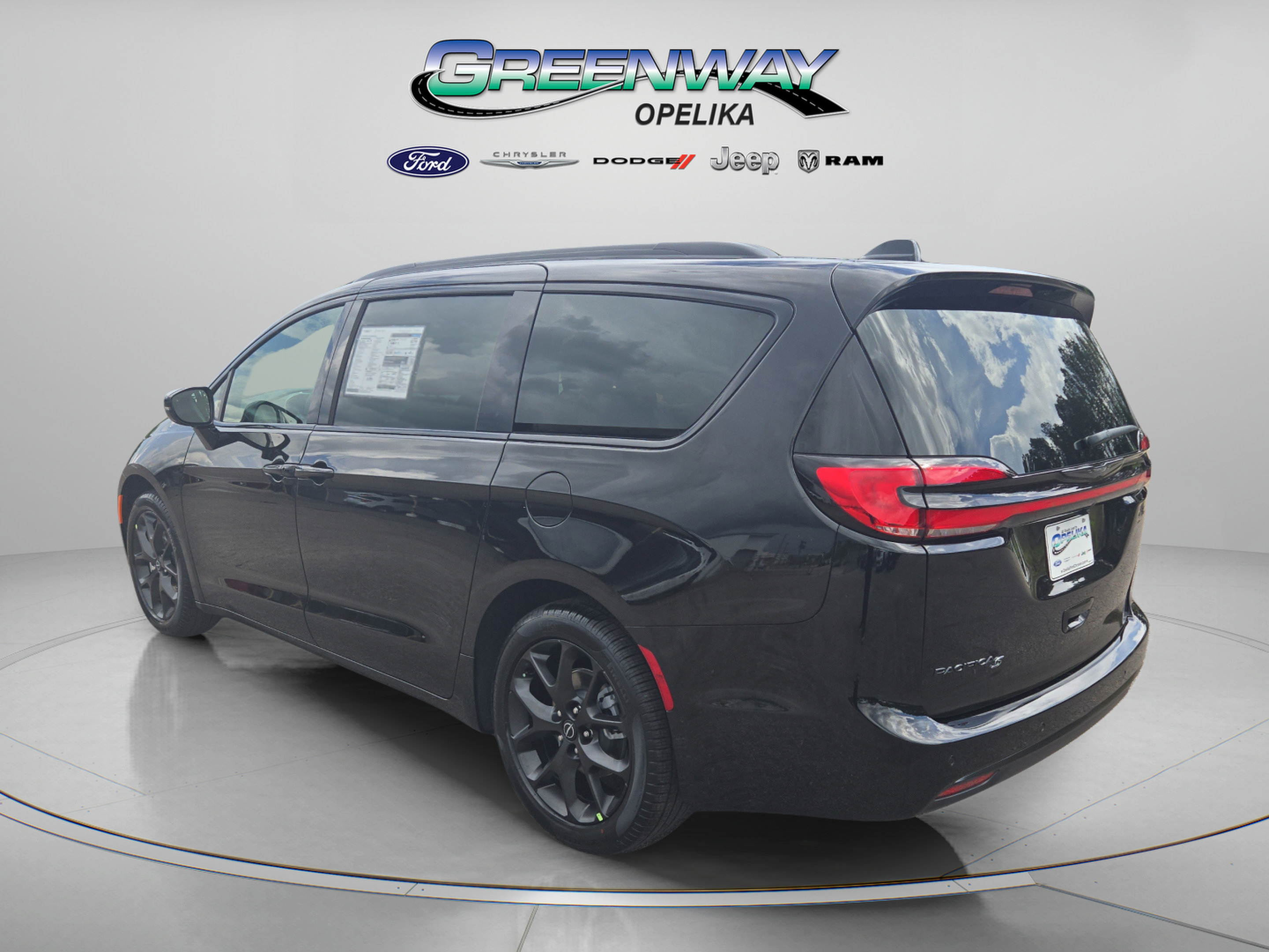 New 2026 Chrysler Pacifica Select w/ S Appearance Package FWD image 3