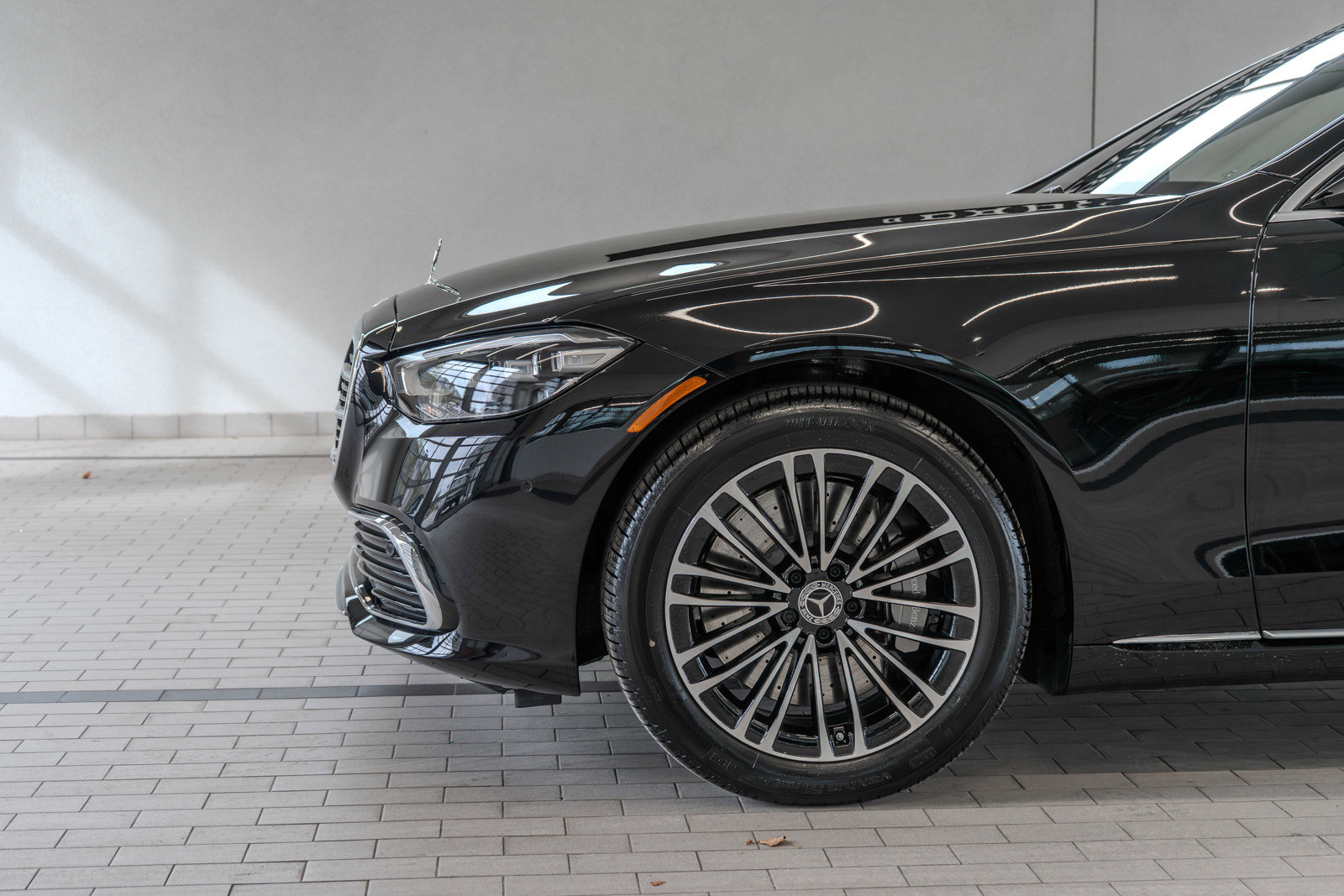 New 2025 Mercedes-Benz S 580 4MATIC Sedan image 4